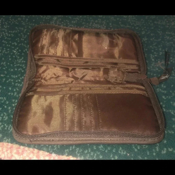 Thirty one /brown wallet/ Nwot - Picture 2 of 5